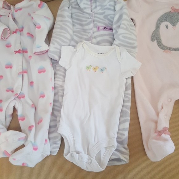 5 piece bundle of Newborn clothes - Picture 5 of 8